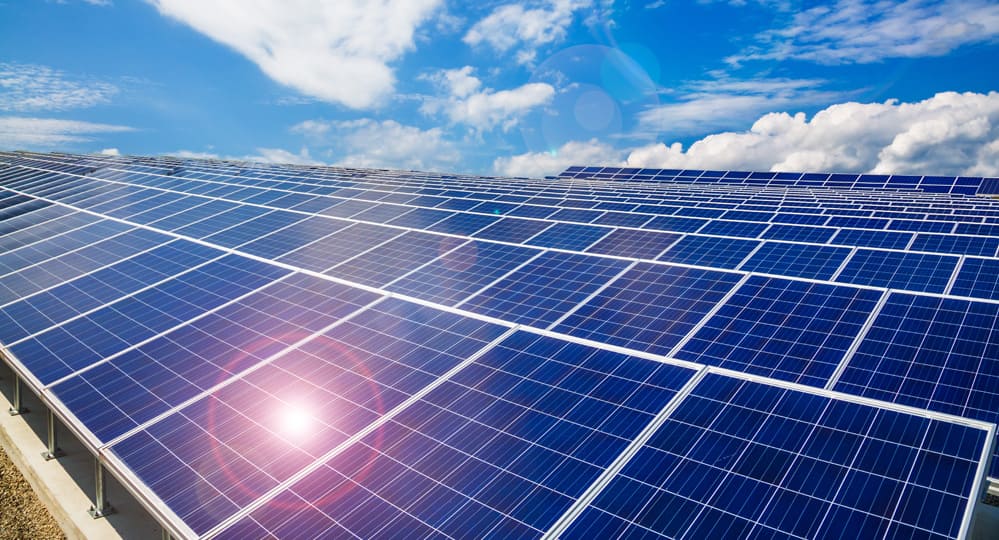 「ESG」と「脱炭素経営」 産業用太陽光発電のメリット・デメリットを徹底解説!導入事例の紹介も!